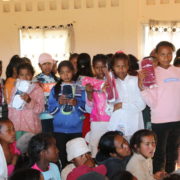 Quand tradition, éducation et engagement se rencontrent à Tsiafajavona: Célébration de la Journée Mondiale de l’Hygiène Menstruelle 2025 réussie!