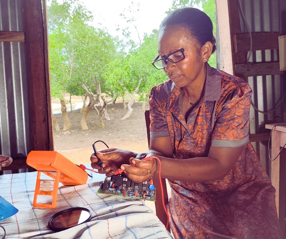 Brigitte : de femme opprimée à leader des droits des femmes grâce à Barefoot College.